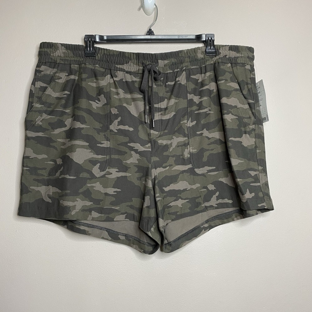 Athleta Black Olive Camo Farallon Shorts Elastic Waist‎ Drawstring Women Size 26